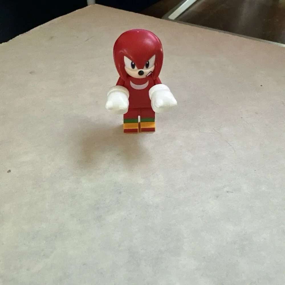 LEGO 76998 Sonic Knuckles and the Master Emerald Shrine with Minifigs READ - Picture 2 of 11